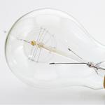 Как выбрать лампочки для яркого и безопасного освещения дома и офиса